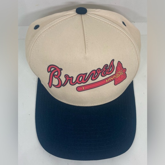 Atlanta Braves Cream/Navy Snapback Hat - Picture 2 of 10